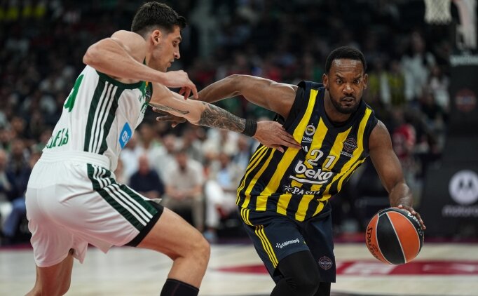 Galatasaray, Fenerbah�e'nin eski y�ld�z�n� ald�!