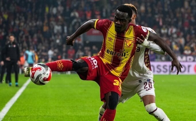 G�ztepe, Anthony Dennis'i a��klad�