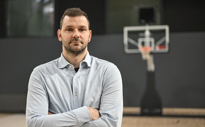 Galatasaray'da Vladimir Micov ile yollar ayr�ld�!