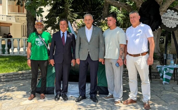 Mu�laspor'da Aras ve Mete istedi, taraftarlar�n a�l�k grevi sona erdi