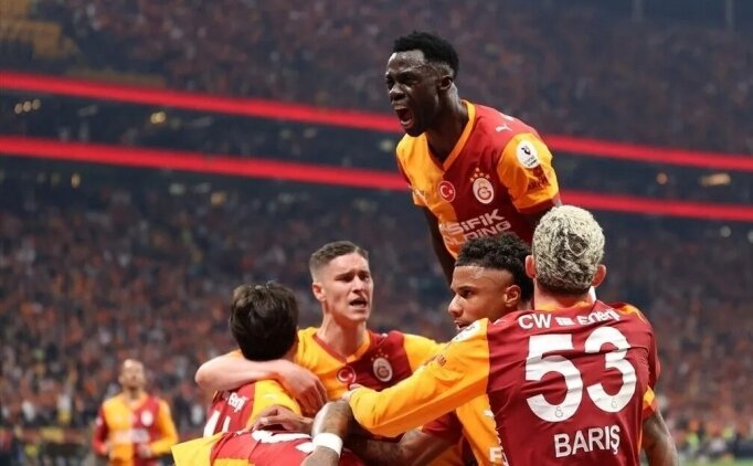 Galatasaray'da y�ld�z oyuncu yol ayr�m�nda