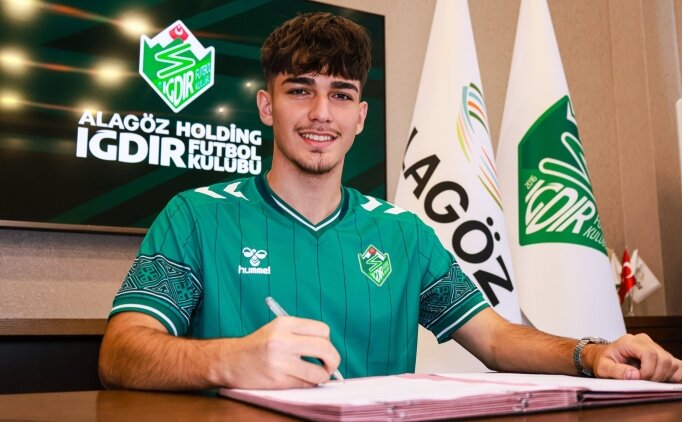 I�d�r FK, 4 futbolcuyu kadrosuna katt�