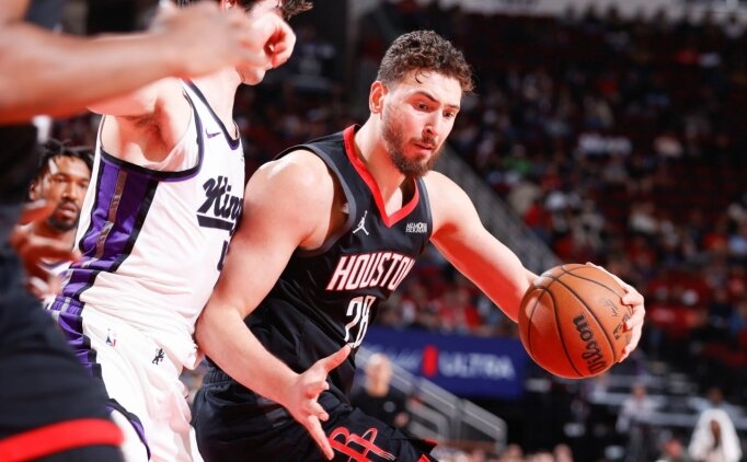 NBA'de Rockets, Alperen �eng�n'�n 'triple-double' yapt��� ma�� kazand�