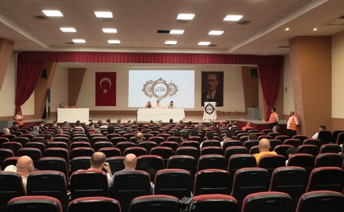 Altay'da kongre ��kmaz�