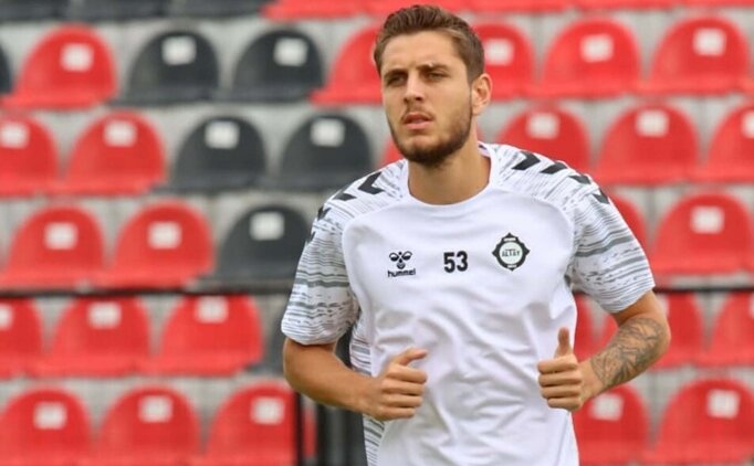 Altay'dan ayr�lan Hikmet'e �ifte kanca