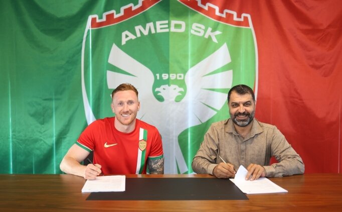Amed Sportif Faaliyetler'den David Bates takviyesi