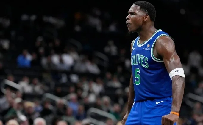 Edwards'tan rakiplere mesaj: 'Bu sezon dostluk yok'