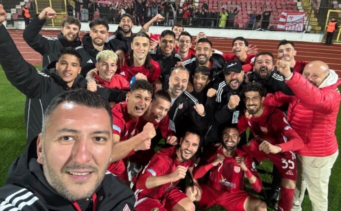 Ayval�kg�c� Belediyespor d�rt d�rtl�k