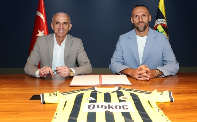 Fenerbah�e'den �� y�ll�k imza: Vedat Muriqi