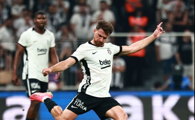 Be�ikta�'ta Salih �zcan'a ara yok!