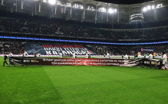 Be�ikta� trib�nlerinden pankartl� mesaj