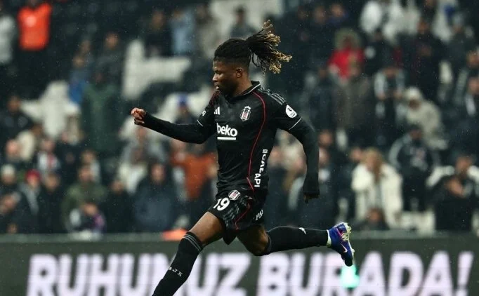 Be�ikta�'a El Bilal Toure'den k�t� haber!