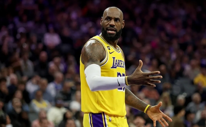 'Jeanie Buss, LeBron'u takas etmeyi d���nd�' iddias�!