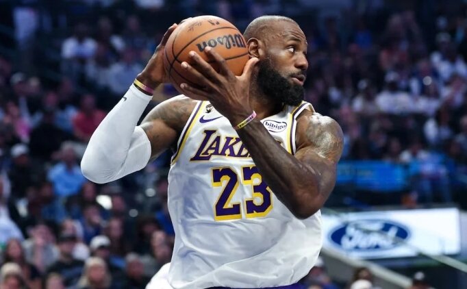 Lakers, LeBron'un son y�l�n� tak�mda ge�irmesine olumlu bak�yor