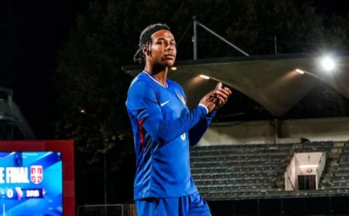 Galatasaray'da kontenjan i�in Kevin Danois