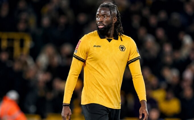 Ajax'tan golc� transferi i�in anla�ma: Tolu Arokodare 