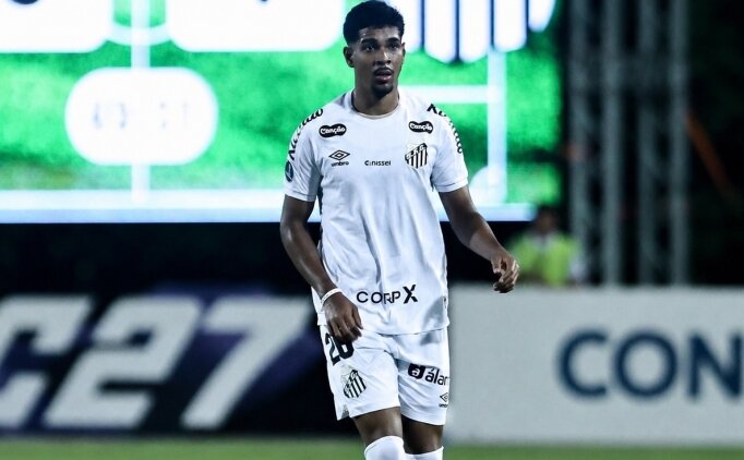 Be�ikta�'a gen� stoper Joao Ananias 