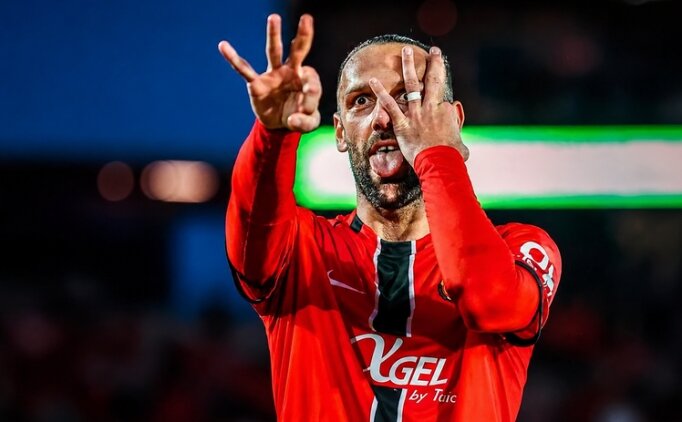 Fenerbah�e'den Vedat Muriqi i�in resmi temas!