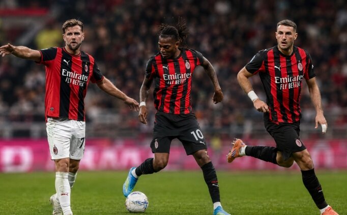 Milan'da rekor transfer sonras� veda!