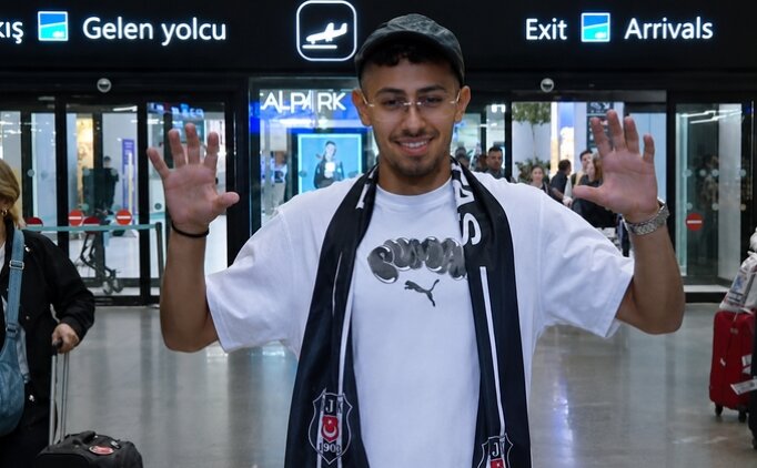 �lhan Fak�l�, Be�ikta� i�in �stanbul'da!