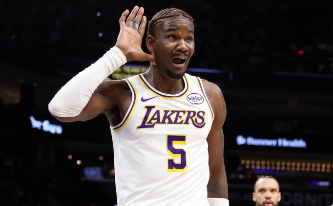 Lowe'dan Ayton'a sert ele�tiri: '�ekil verilmemi� y���n'