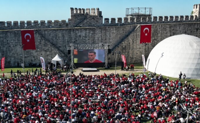 �stanbul'da tarihi hisarda milli heyecan