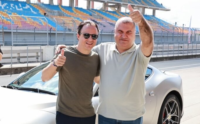 Felipe Massa'dan Formula 1 tutkunu Levent Karad�l'e unutulmaz s�rpriz