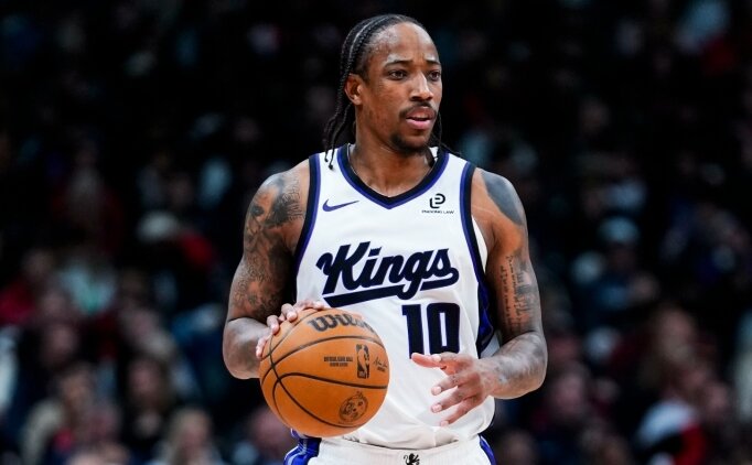 Kings, DeMar DeRozan ile yollar�n� ay�rd�