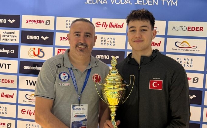 Denizlili y�z�c� Ahmet Mete tarih yazd�