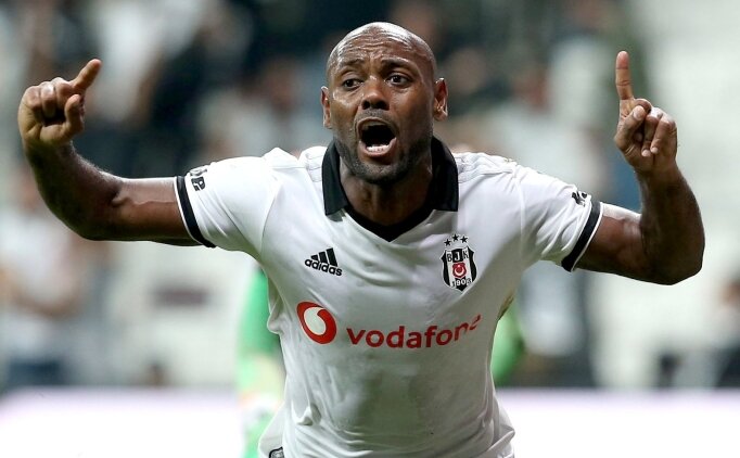 S�per Lig'de gol kral� olmu�tu! Vagner Love futbolu b�rakt�!