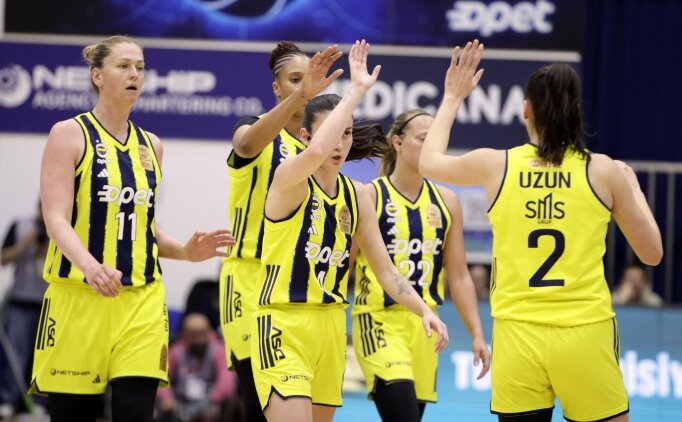 Fenerbah�e Opet final i�in sahnede!