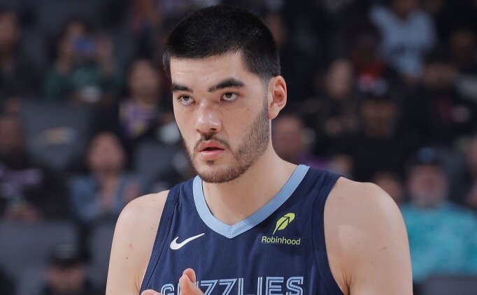 Edey ameliyat olacak, Clarke en az 2 hafta daha yok