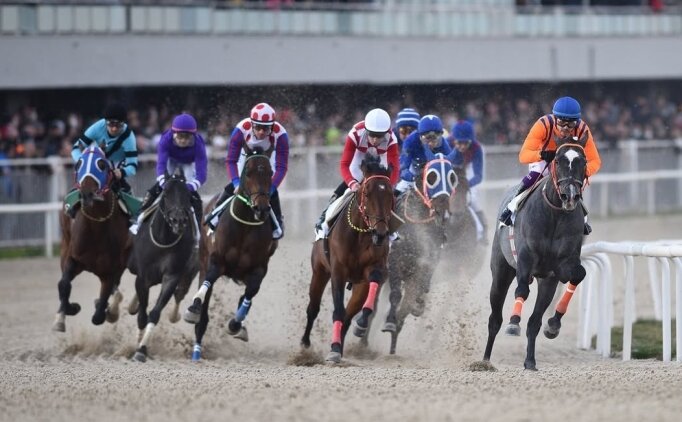 Ege'deyiz, derbideyiz, son d�zl�kteyiz... Hipodrom.com Ege Derbisi zaman�!