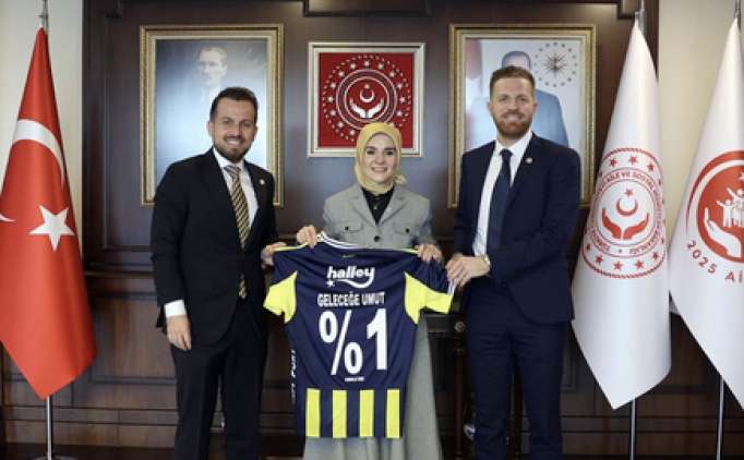 Fenerbah�e'den Bakan Mahinur �zdemir G�kta�'a ziyaret
