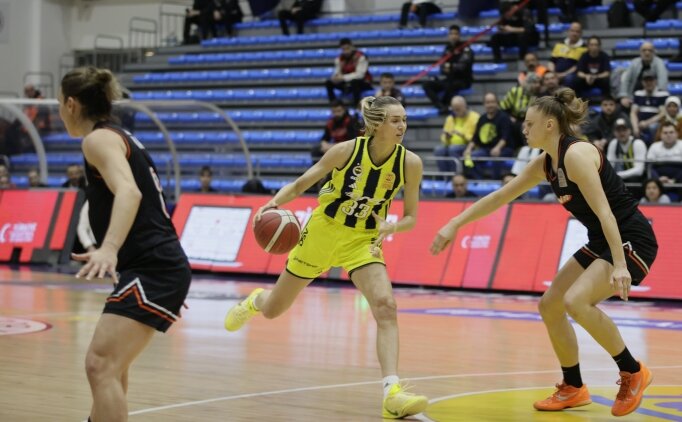 Fenerbah�e Opet, yar� final serisinde �ne ge�ti!