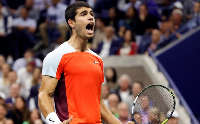 Avustralya A��k'ta Alcaraz ve Sabalenka, 4. tura ��kt�  