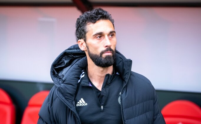 Fulham, Alvaro Arbeloa'y� a��klad�!