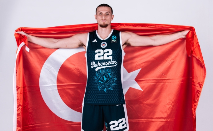 Malachi Flynn, ay-y�ld�zl� forma i�in haz�r