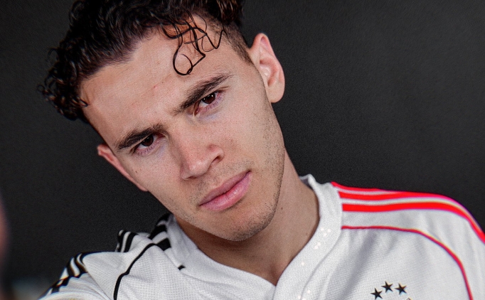 Be�ikta�'tan Asllani payla��m�: 'Kartal olarak do�dum'