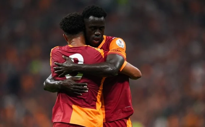 Galatasaray'da Davinson Sanchez'e plaket!