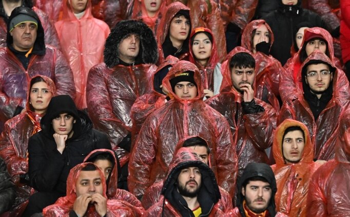 Galatasaray'da krizden kenetlenme ile ��kt�!