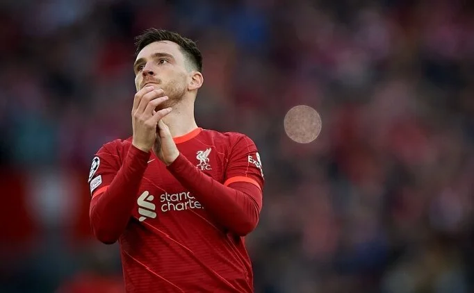 Tottenham'dan Andy Robertson i�in resmi teklif