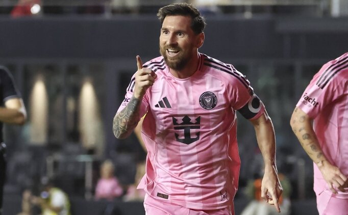 Messi kariyerindeki 900. gol�ne ula�t�!