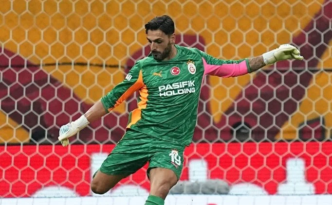 Okan Buruk'tan derbide s�rpriz!