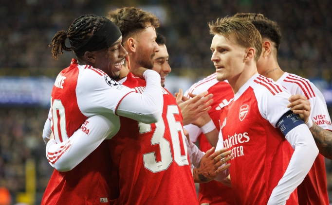 Premier Lig'de lider Arsenal puan fark�n� 6'ya ��kard�!