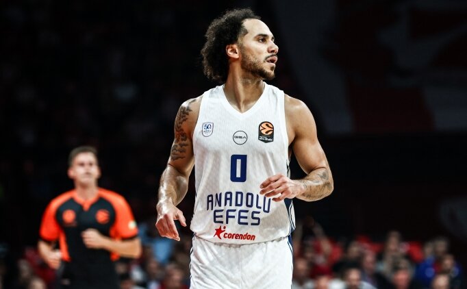 Anadolu Efes'te Shane Larkin geri d�nd�!