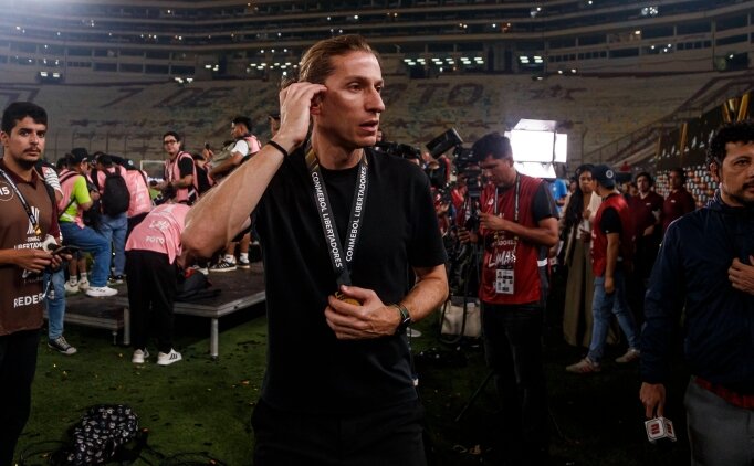 Flamengo'da s�rpriz ayr�l�k: Filipe Luis