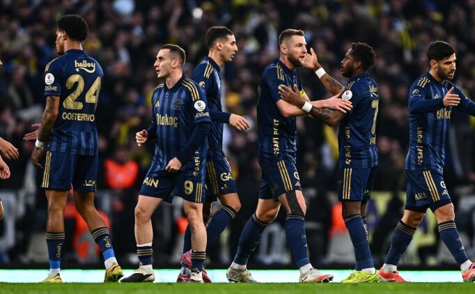 Fenerbah�e'de y�ld�z futbolcu karar�n� sosyal medyadan a��klad�!