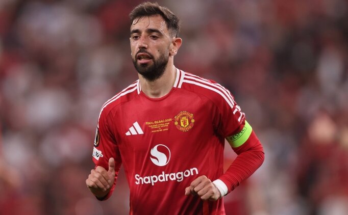 Manchester United'da Bruno Fernandes'e yeni kontrat!