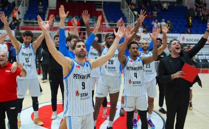 Alia�a Petkimspor liderlik i�in Yunanistan'da